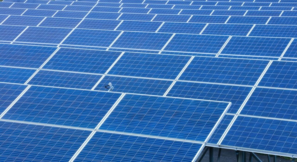 太陽光発電投資で注意すべき嘘とは？悪徳業者を避ける４つのポイント